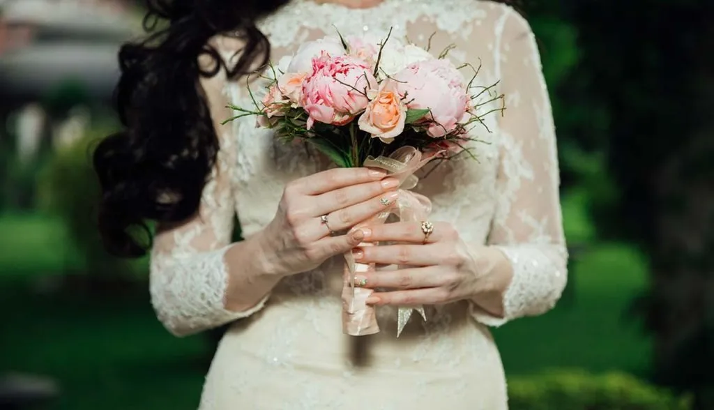 Wedding floral packages with elegant table centerpieces in Florida